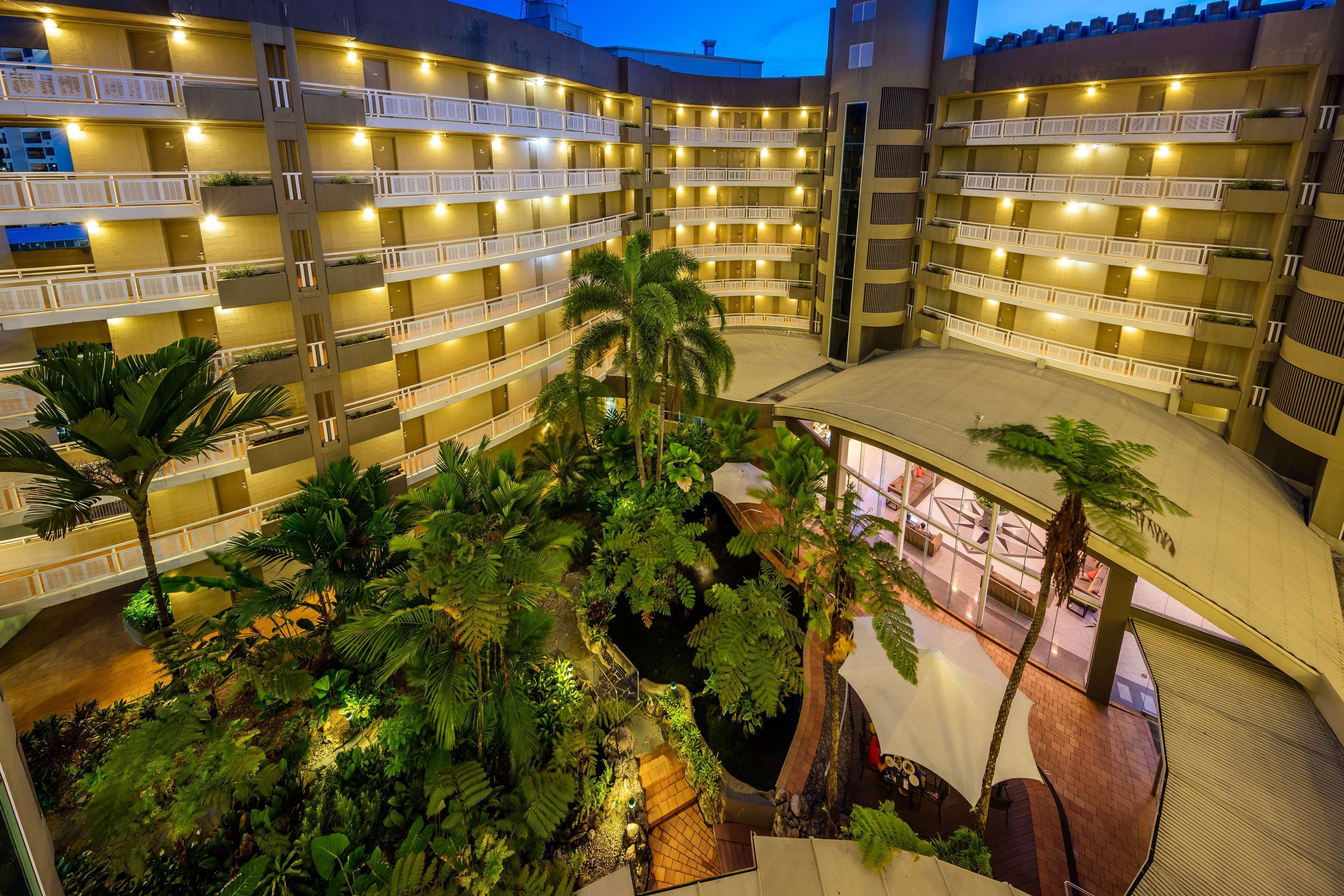 Doubletree By Hilton Cairns Hotel Eksteriør billede