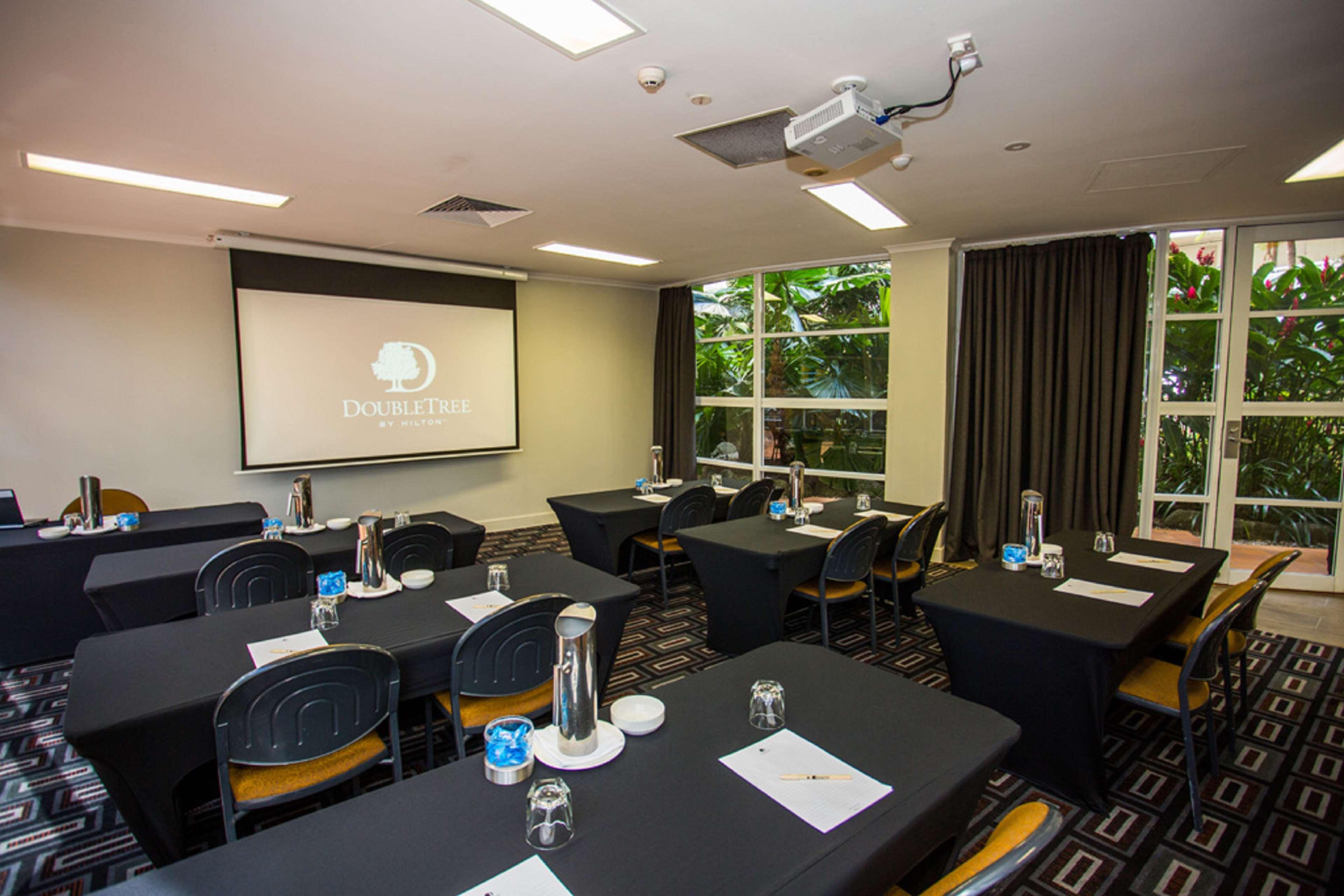 Doubletree By Hilton Cairns Hotel Eksteriør billede
