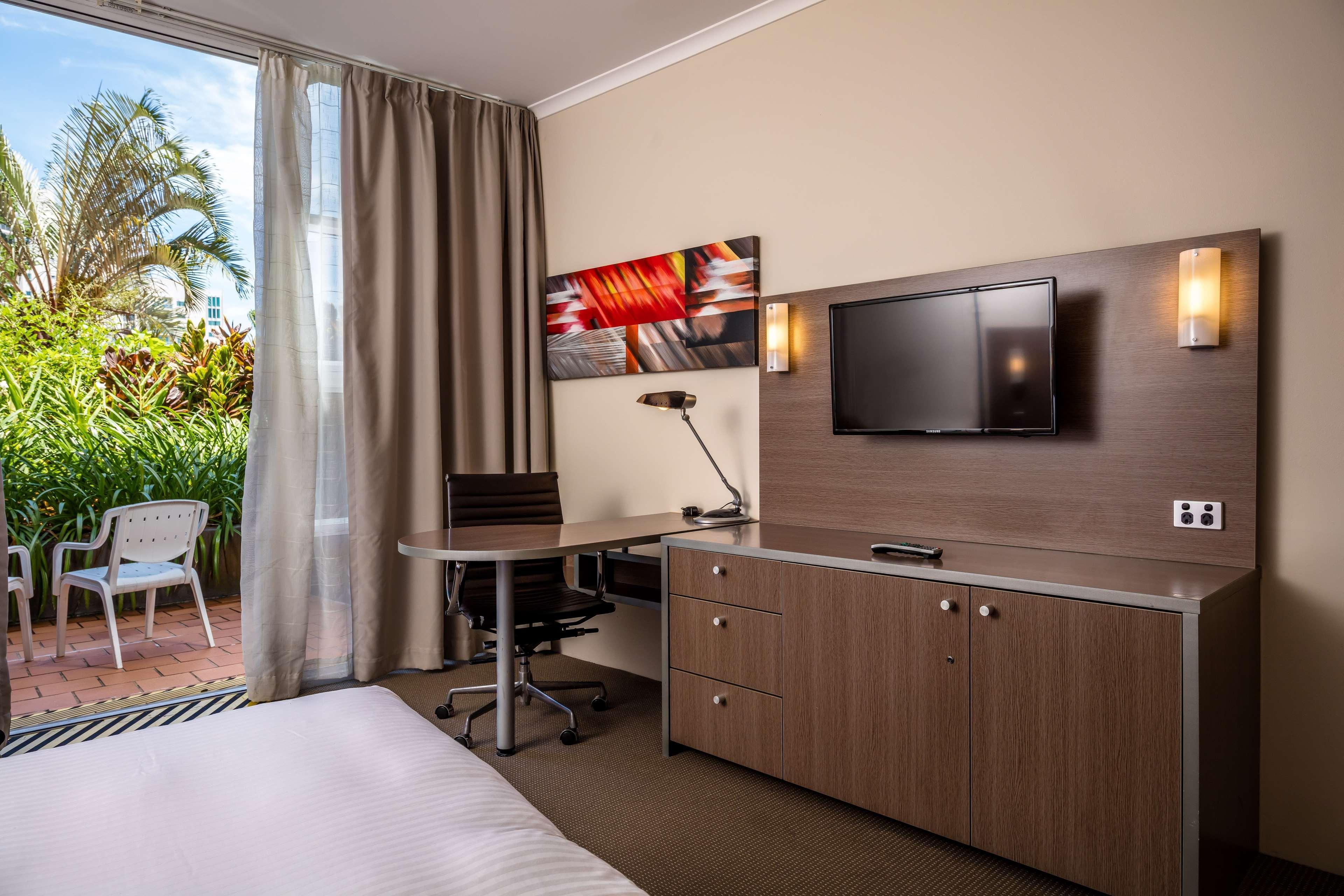 Doubletree By Hilton Cairns Hotel Eksteriør billede