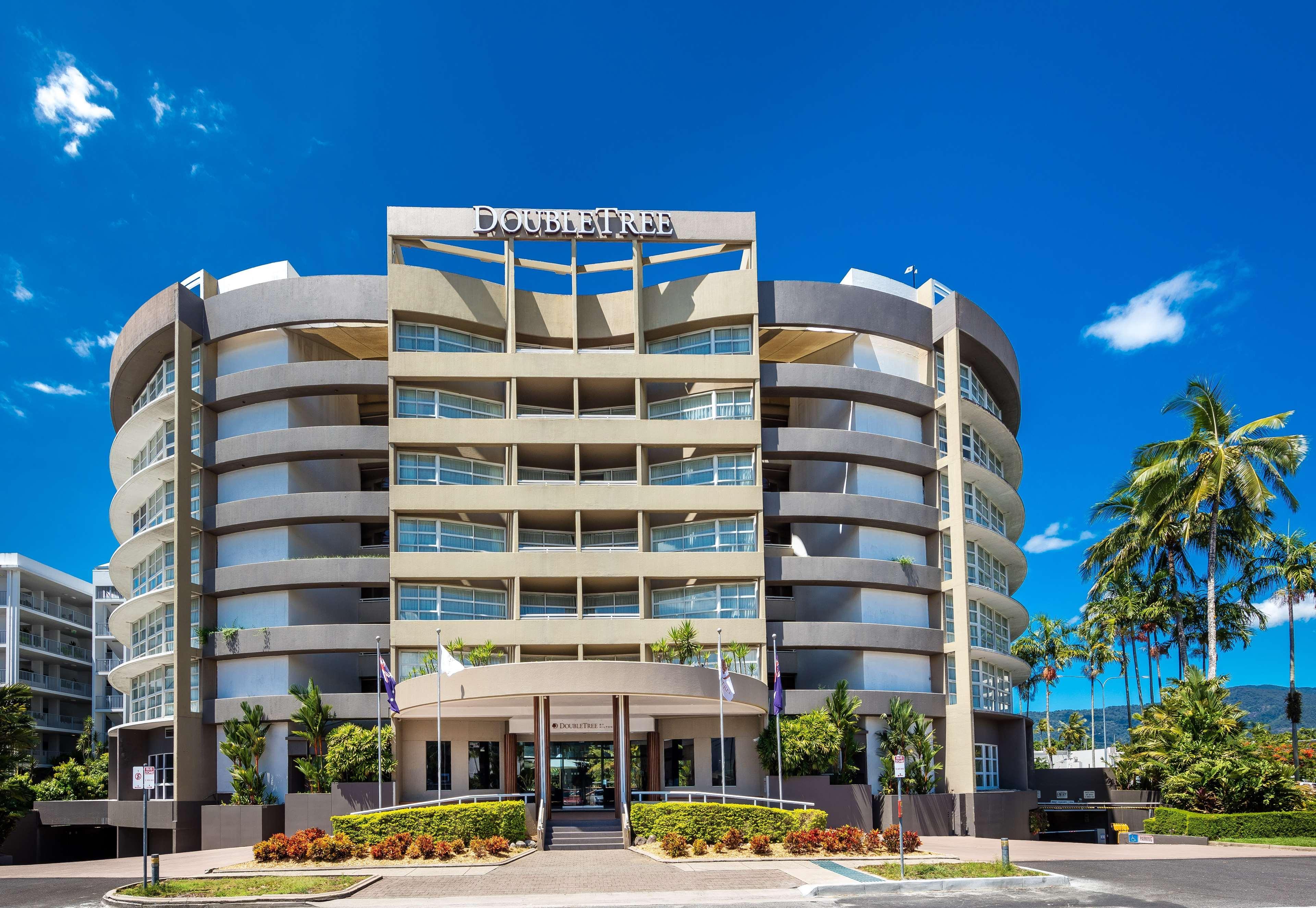 Doubletree By Hilton Cairns Hotel Eksteriør billede