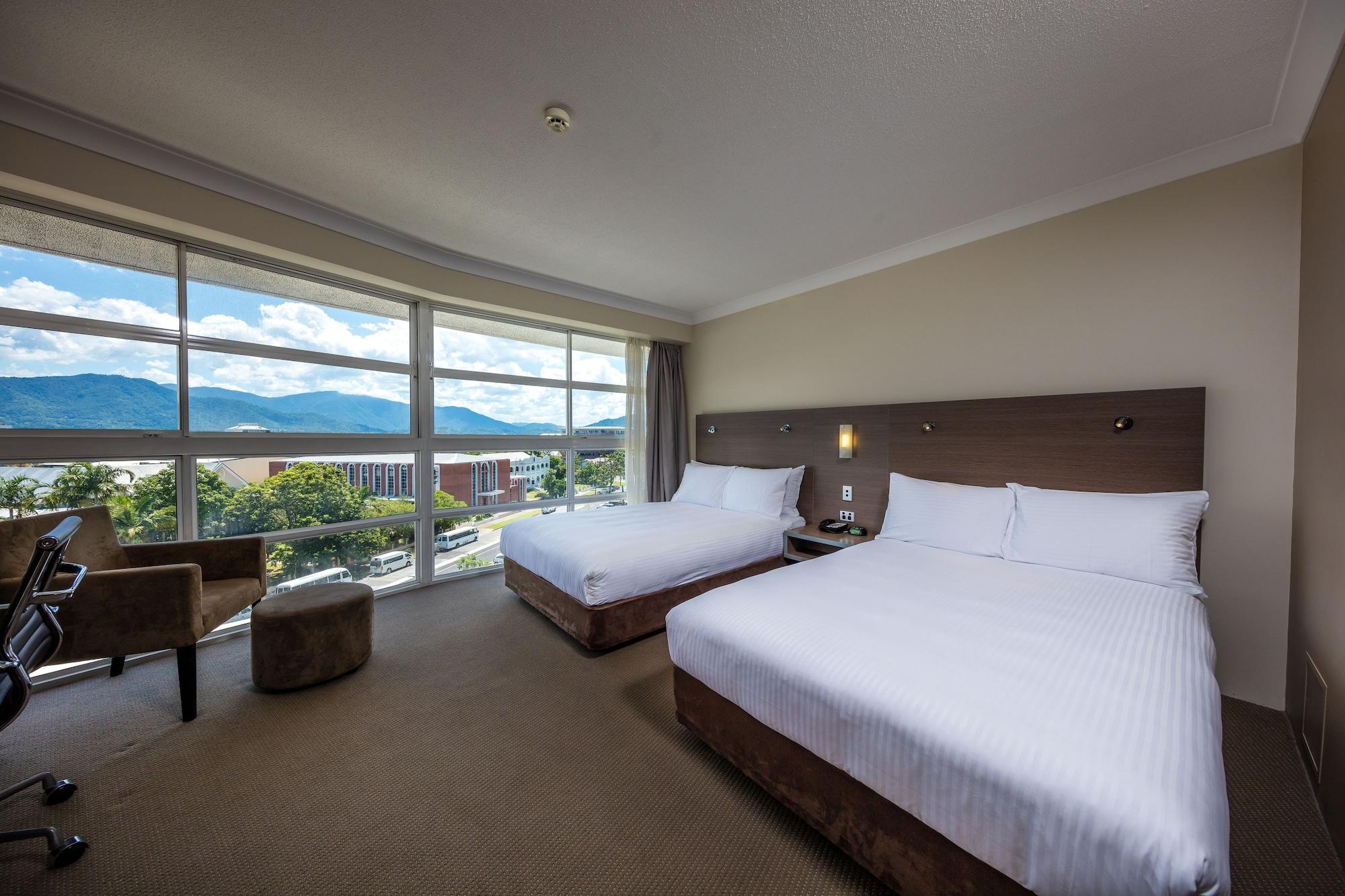 Doubletree By Hilton Cairns Hotel Eksteriør billede