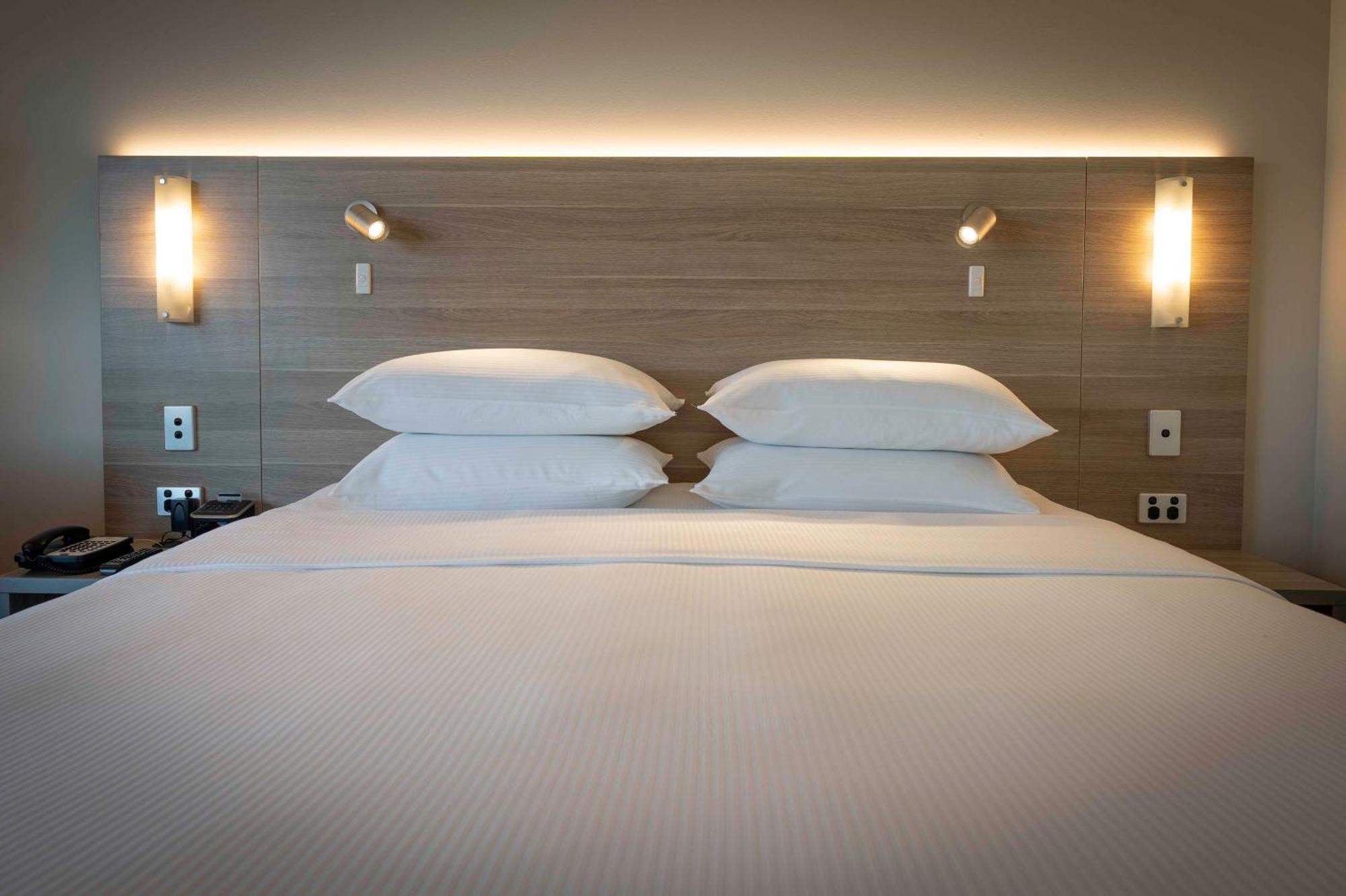 Doubletree By Hilton Cairns Hotel Eksteriør billede