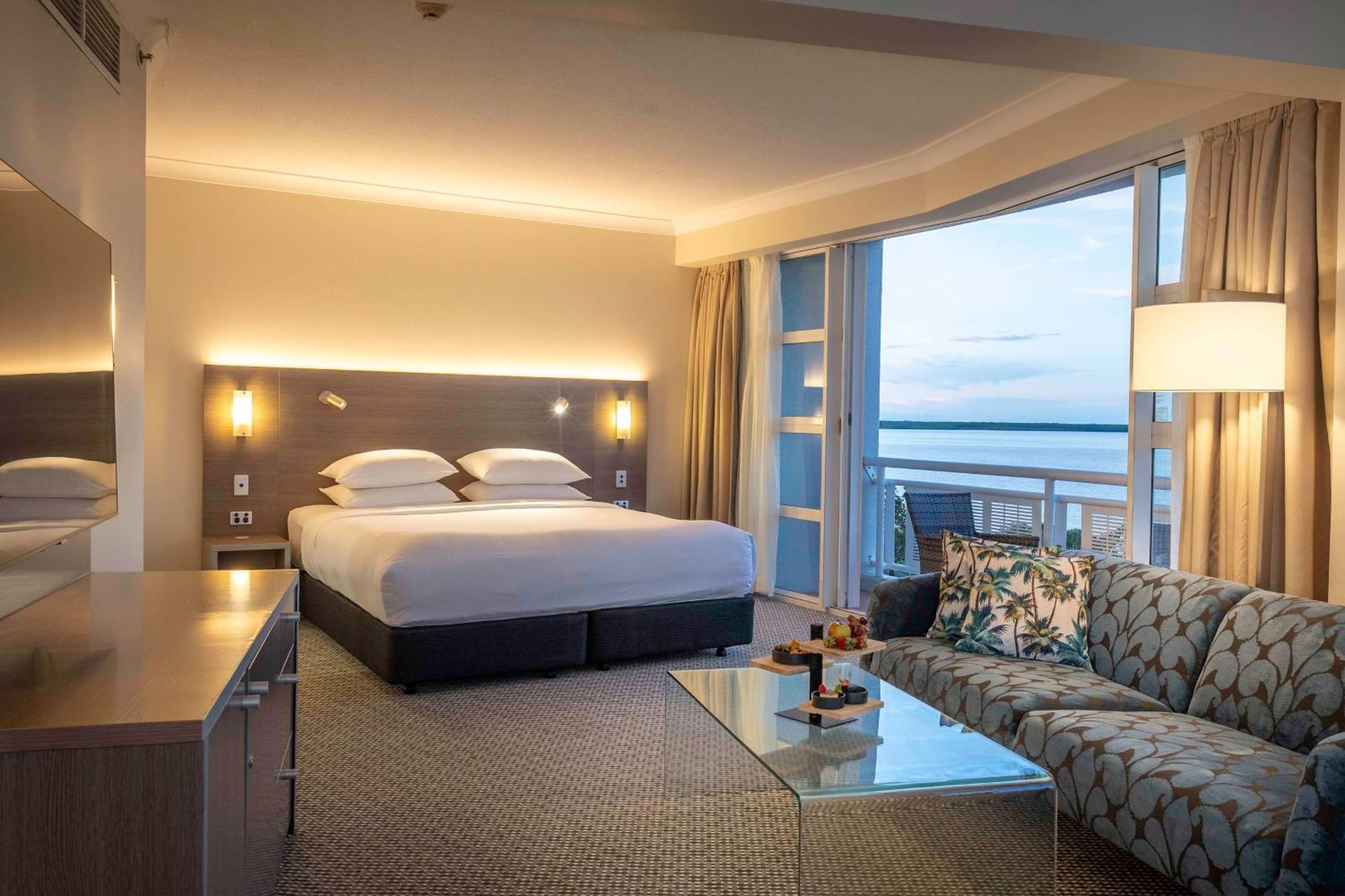 Doubletree By Hilton Cairns Hotel Eksteriør billede