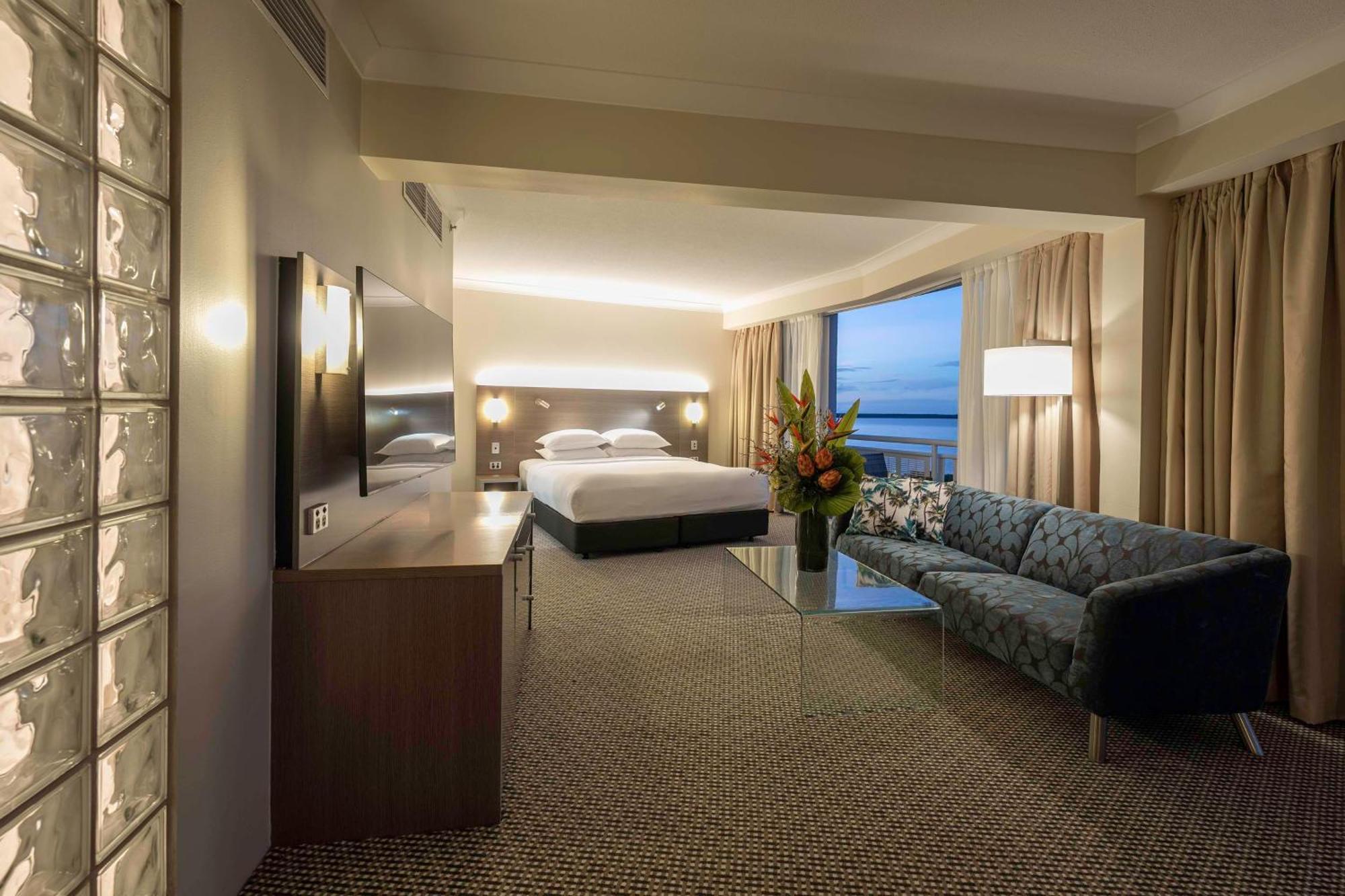 Doubletree By Hilton Cairns Hotel Eksteriør billede