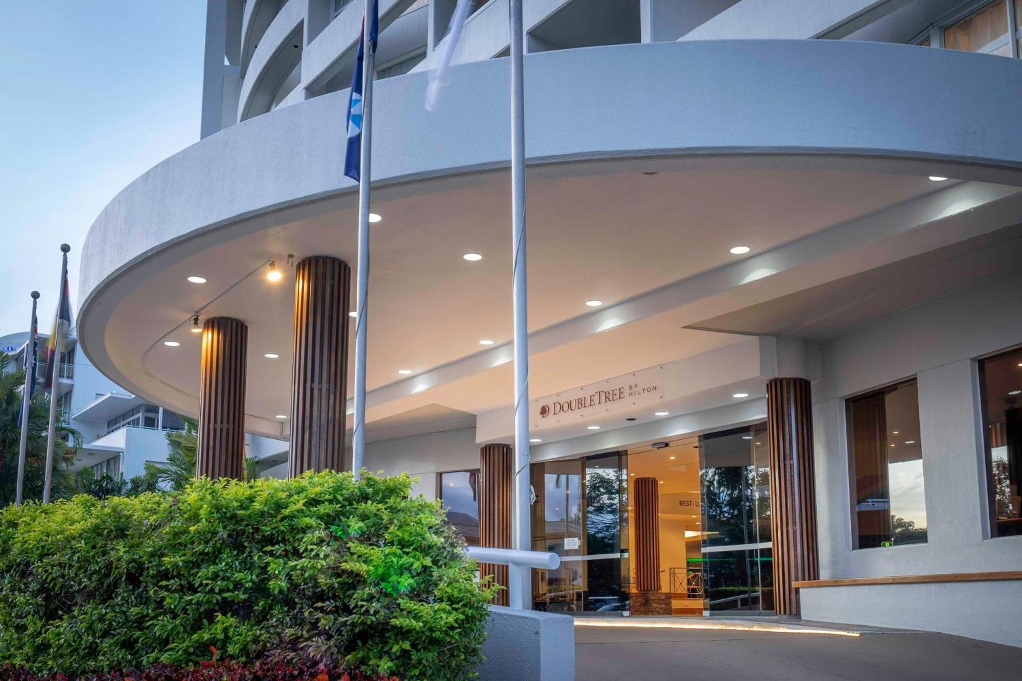 Doubletree By Hilton Cairns Hotel Eksteriør billede